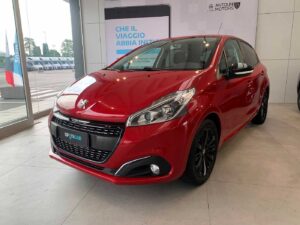 Peugeot 208 - PureTech 82 5 porte Black Line